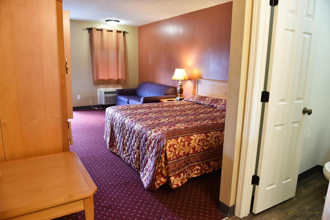Knights Hotel 2*