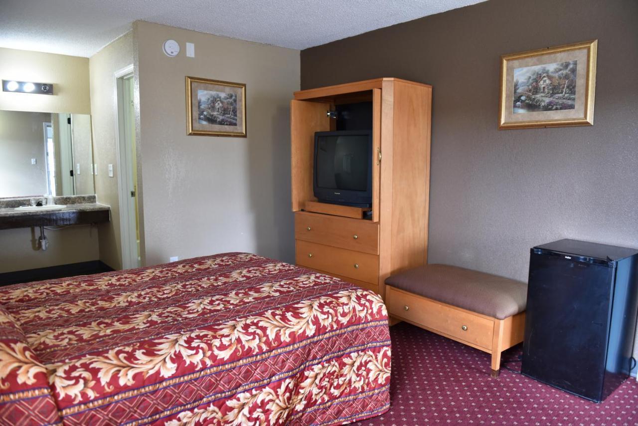 Knights Hotel