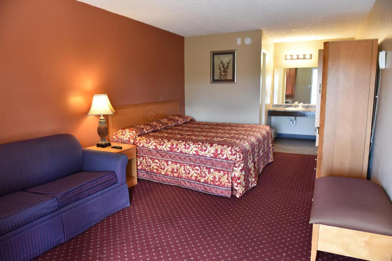 Knights Hotel