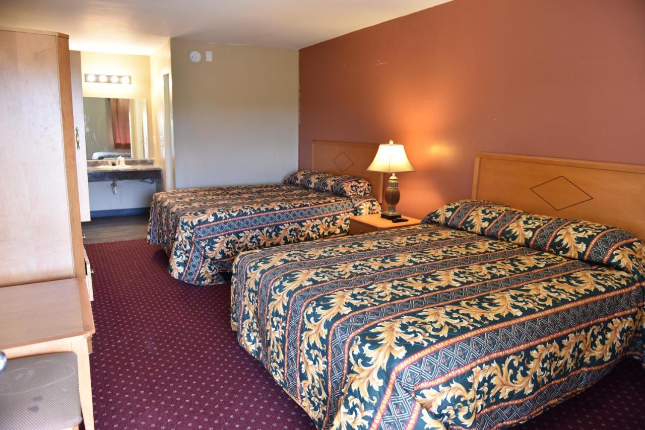 Knights Hotel 2*